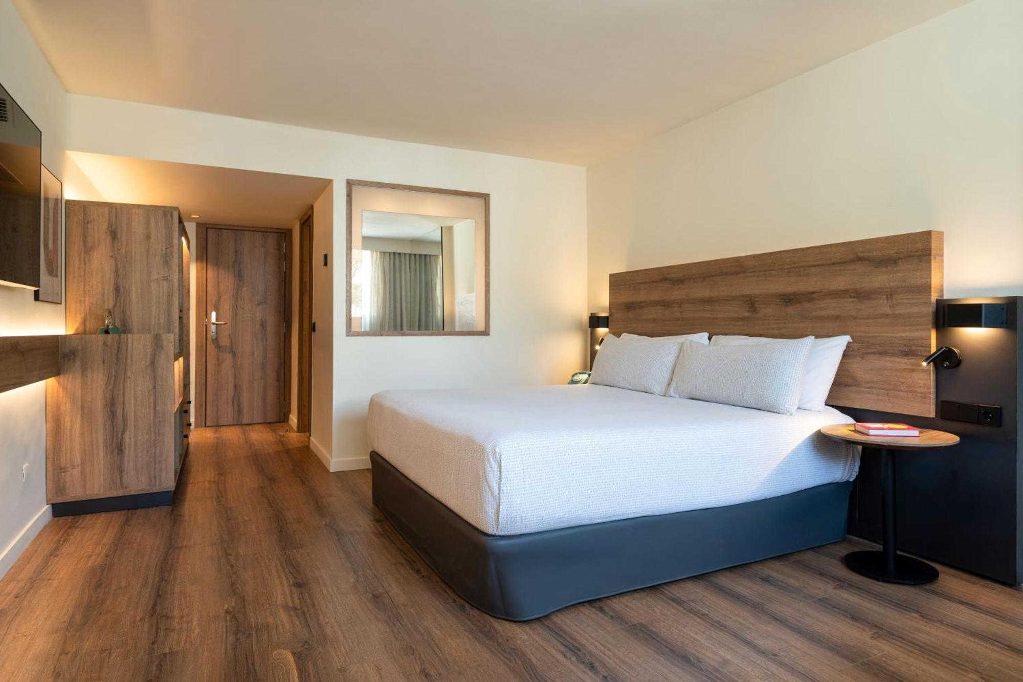 Zimmer Innside mit Verbindungstür